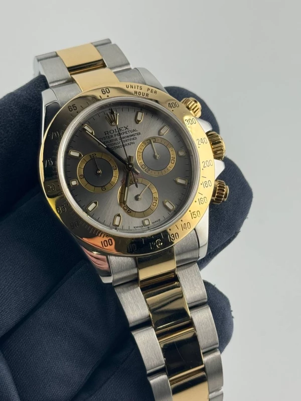 Rolex Cosmograph 40mm Steel and Yellow Gold 116523 6