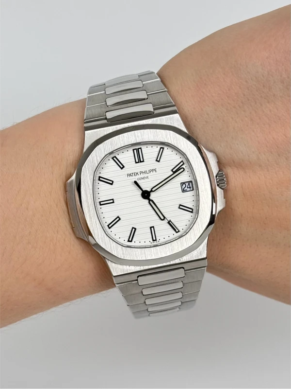 Patek Philippe Nautilus Stainless Steel 5711/1a-011 8