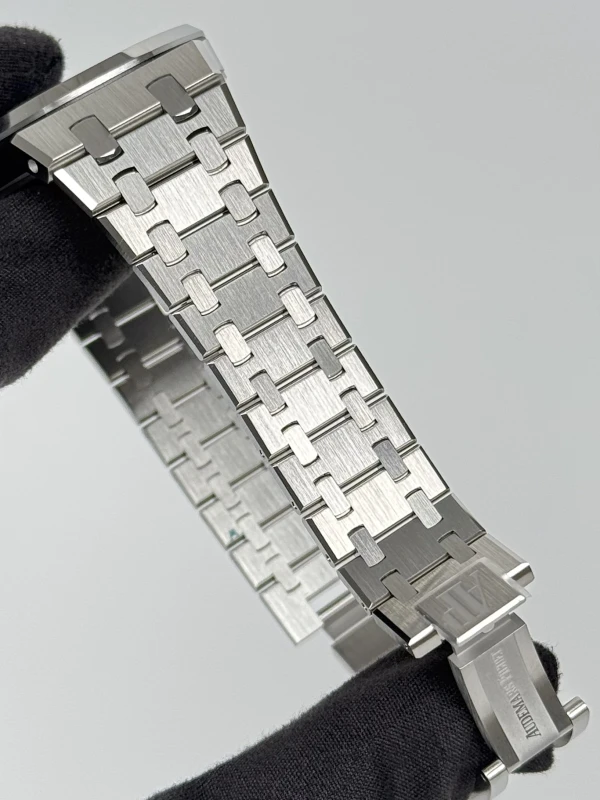 Audemars Piguet Royal Oak Selfwinding 37 mm 15550ST.OO.1356ST.08 6