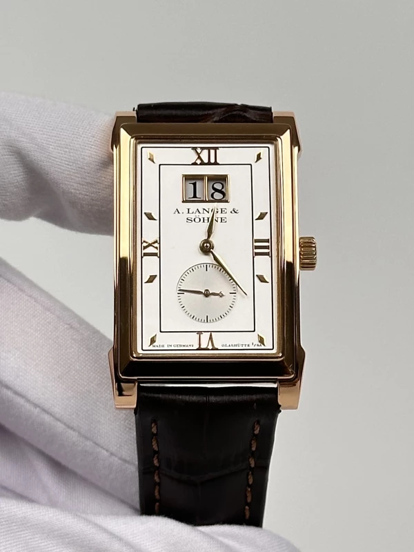A. Lange & Sohne 107.032 2