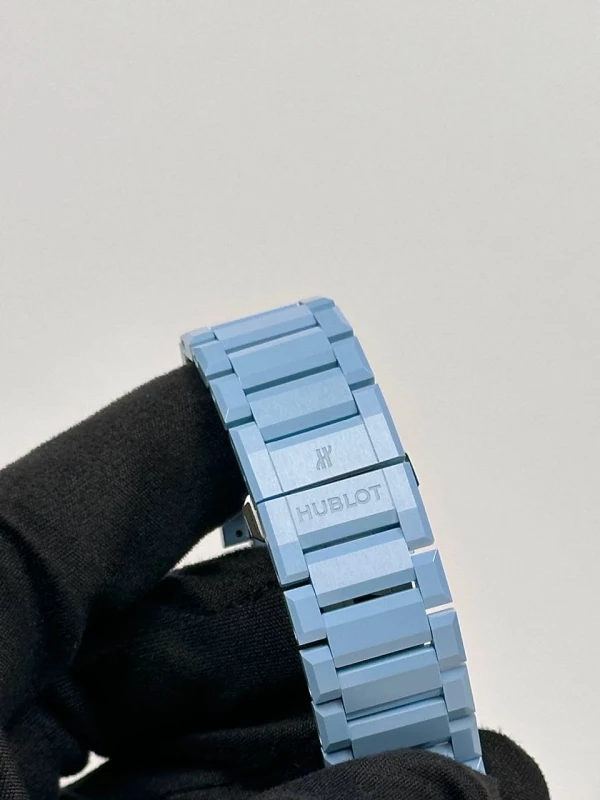 Hublot INTEGRAL SKY BLUE CERAMIC 451.EX.5120.EX 8