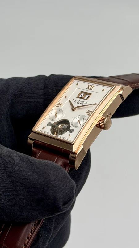 A. Lange & Sohne 703.032 7