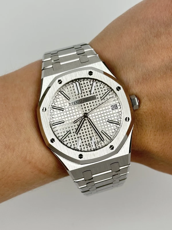 Audemars Piguet 15510ST.OO.1320ST.08 8
