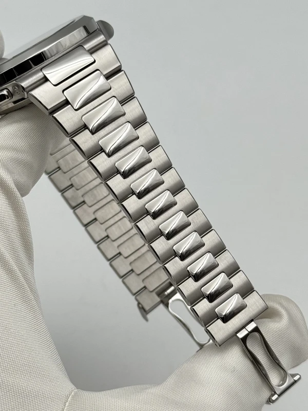 Patek Philippe TRAVEL TIME CHRONOGRAPH 5990/1A-001 7