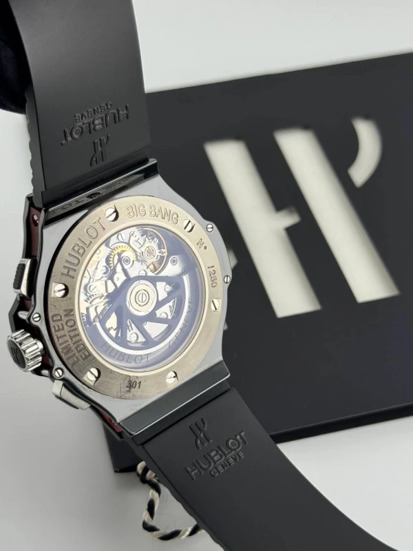 Hublot Red Magic  301.CE.1201.RX 7