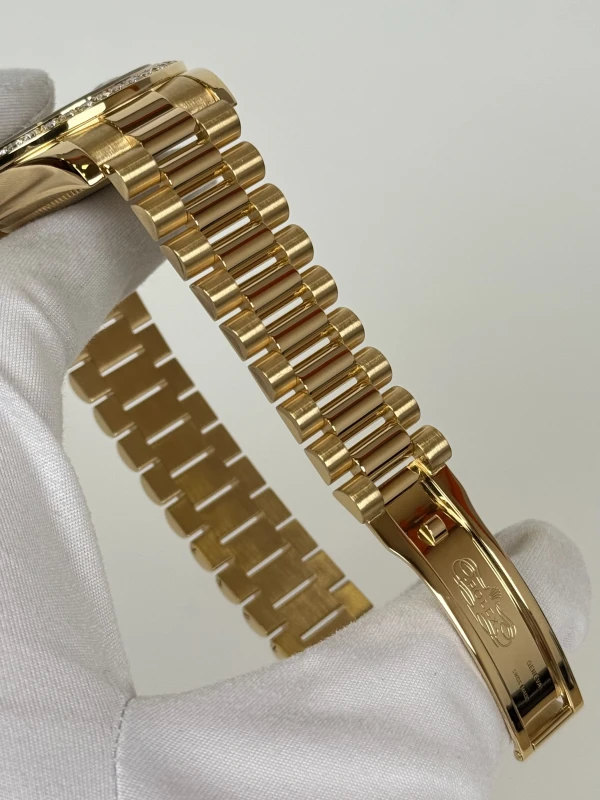 Rolex II 41mm Yellow Gold 218348 chdp 6