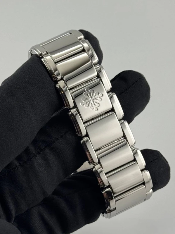 Patek Philippe 30мм 4910/10A-001 6