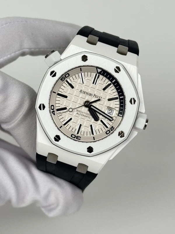 Audemars Piguet 15707CB.OO.A010CA.01 4