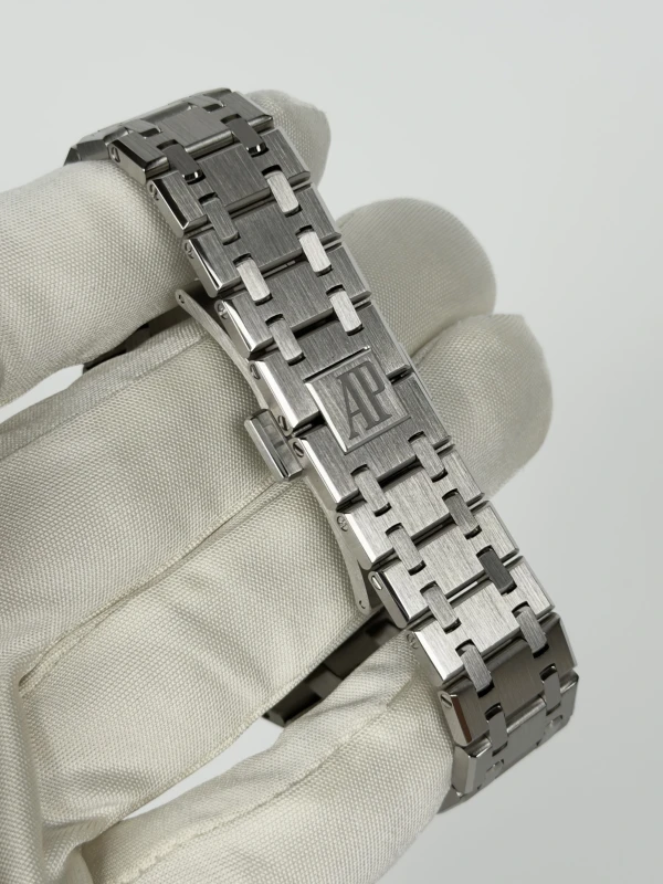 Audemars Piguet Royal Oak Selfwinding 37 mm 15550ST.OO.1356ST.08 4