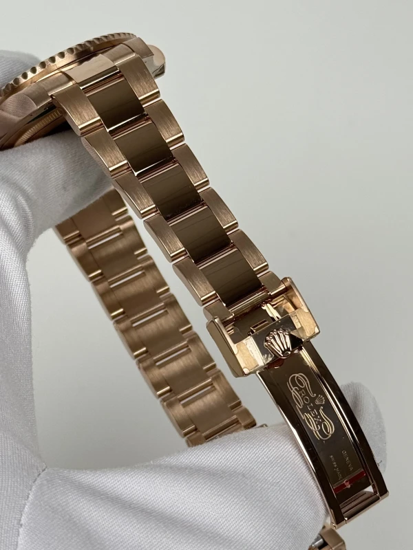 Rolex 40 mm, Everose gold 126715CHNR-0001 6