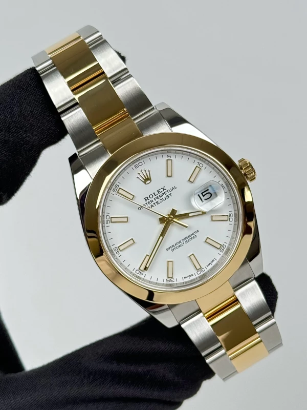 Rolex 41 mm, steel and yellow gold 126303-0015 2