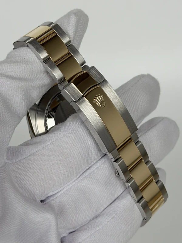 Rolex 41 mm, Oystersteel and yellow gold 126333-0005 3