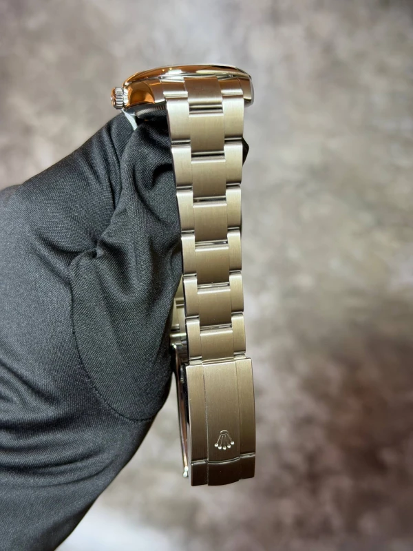 Rolex 34 mm Steel 124200 3