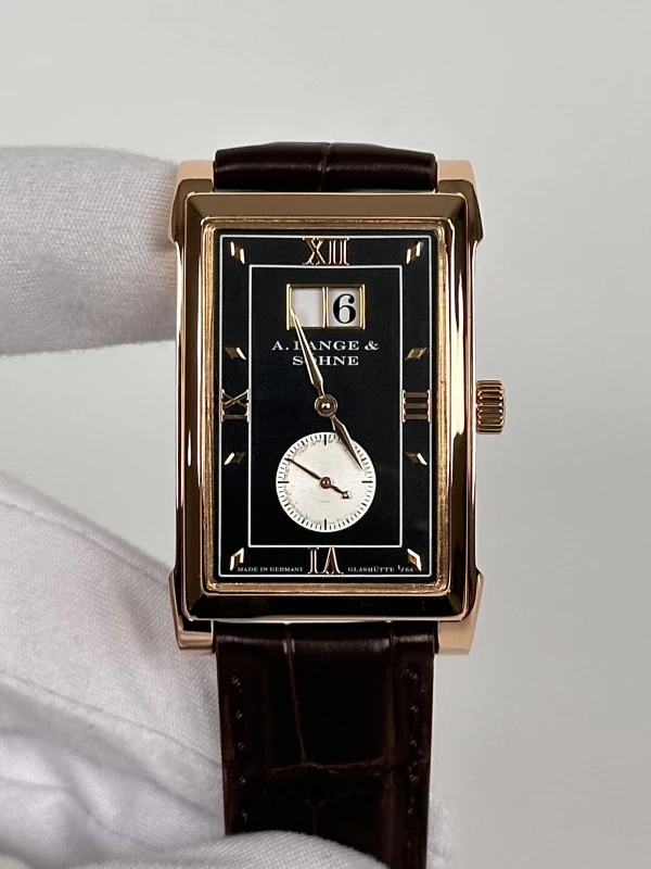A. Lange & Sohne 107.031 2