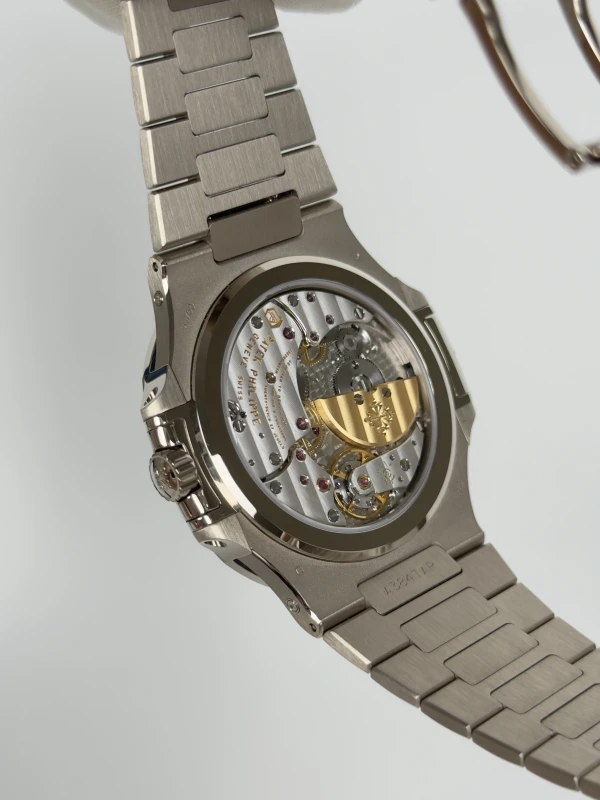 Patek Philippe 5740/1G-001 6