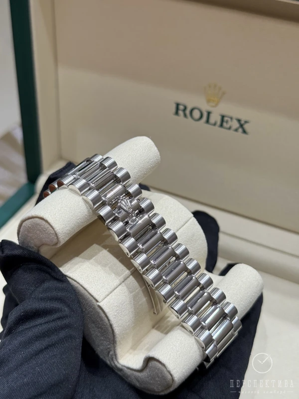 Rolex 40 mm Platinum 228206-0004 4