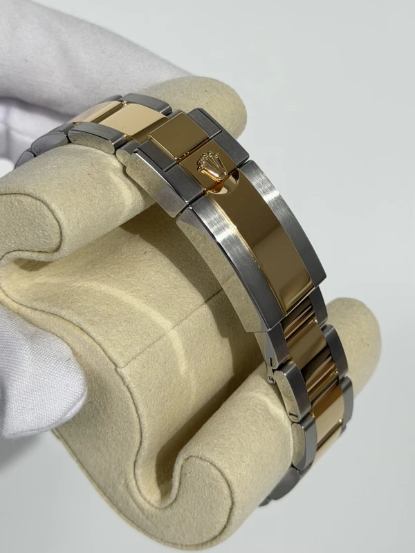 Rolex Cosmograph 40mm Steel and Yellow Gold 126503-0003 4