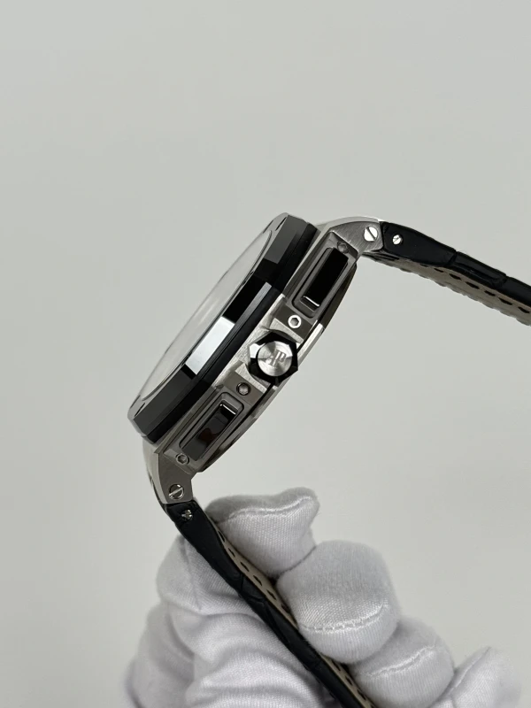 Audemars Piguet Chronograph 44mm 26400SO.OO.A002CA.01 6