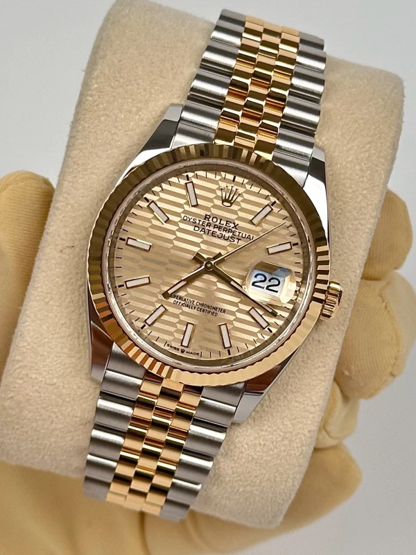 Rolex 36 mm, Oystersteel and yellow gold 126233-0039 4