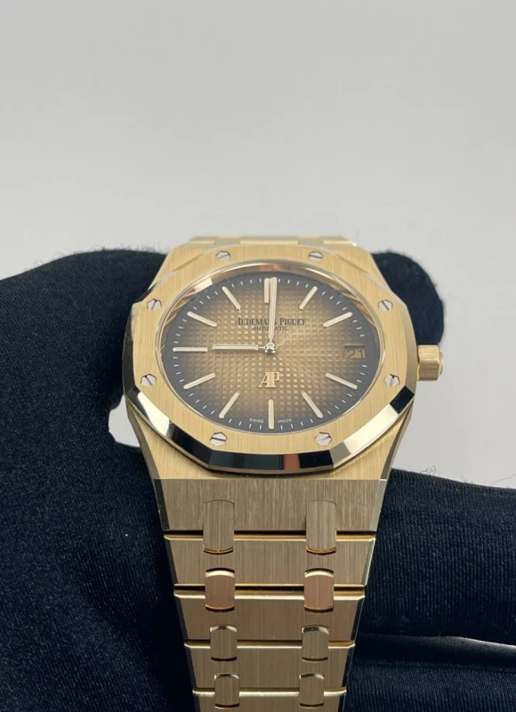 Audemars Piguet Royal Oak Jumbo Extra-Thin 39 mm 16202BA.OO.1240BA.02 4
