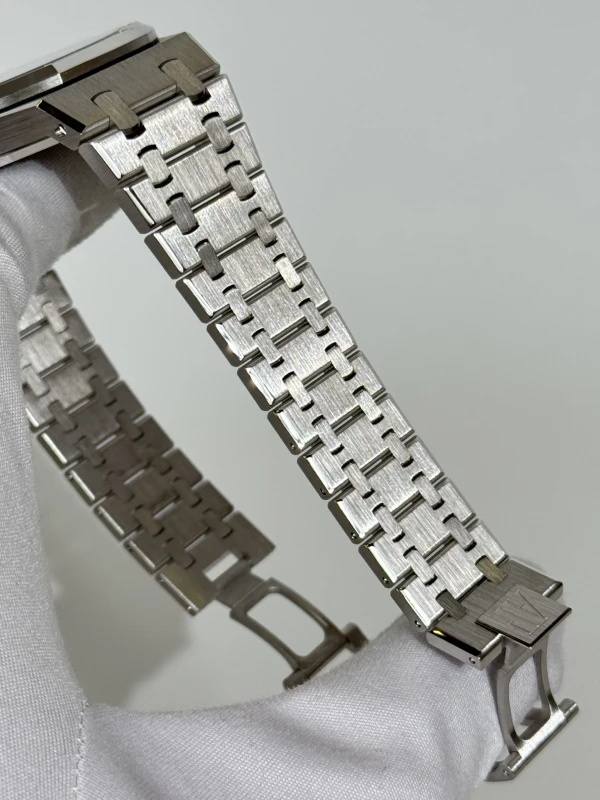 Audemars Piguet Royal Oak Perpetual Calendar 26607BC.OO.1220BC.02 3