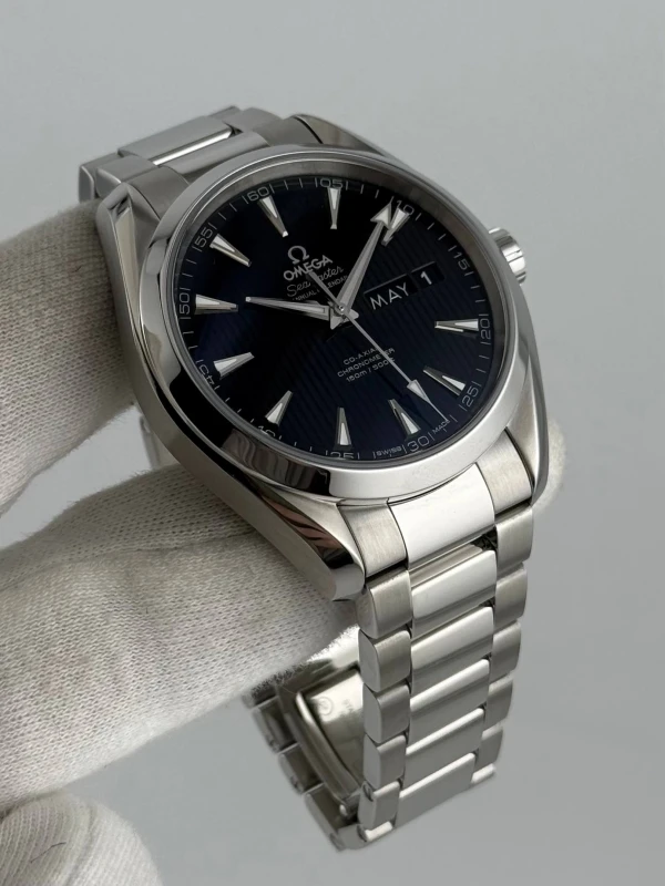 Omega Aqua Terra 150M Omega Co-Axial Annual Calendar 43 mm 231.10.43.22.01.002 4