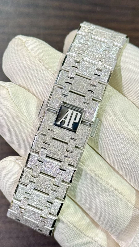Audemars Piguet 26520BC.GG.1224BC.01 7