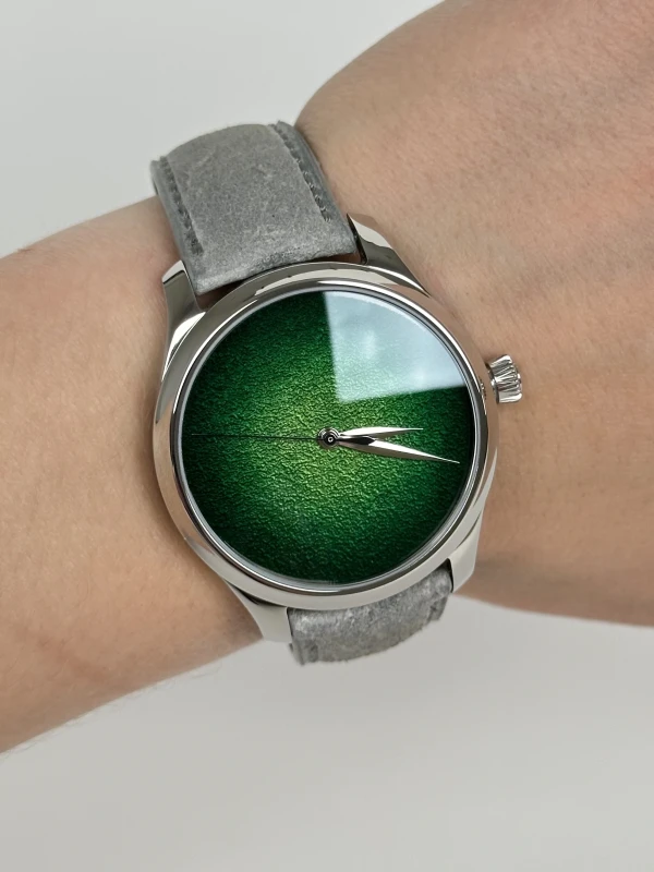 H. Moser & Cie CENTRE SECONDS CONCEPT LIME GREEN 1200-1233 9