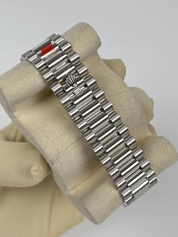 Rolex Day-Date 40 mm Platinum 228236-0017 6