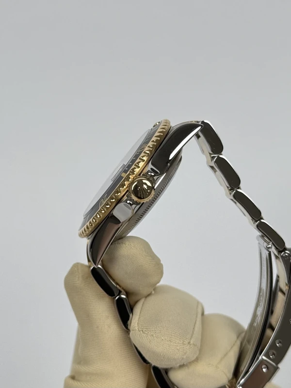 Rolex 40mm 16613 4