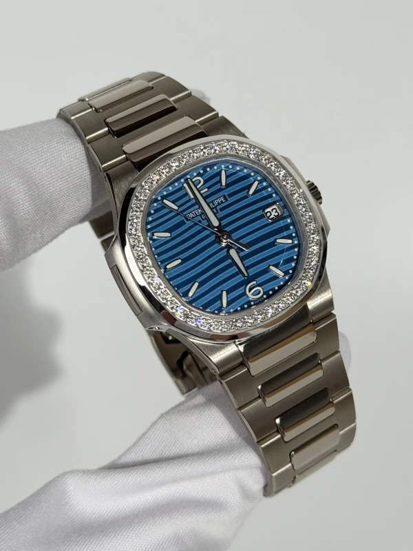 Patek Philippe 7010/1G-013 2