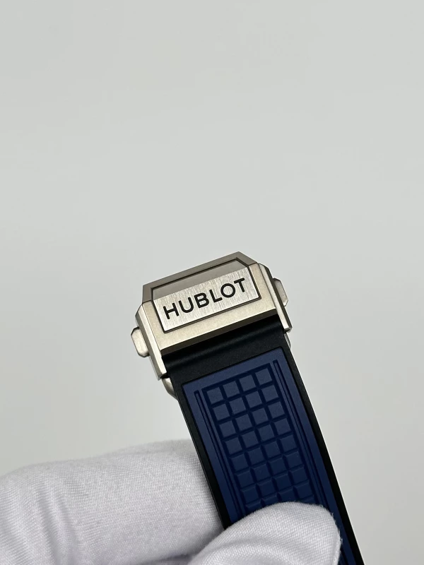 Hublot Square Bang 821.NX.5170.RX 8