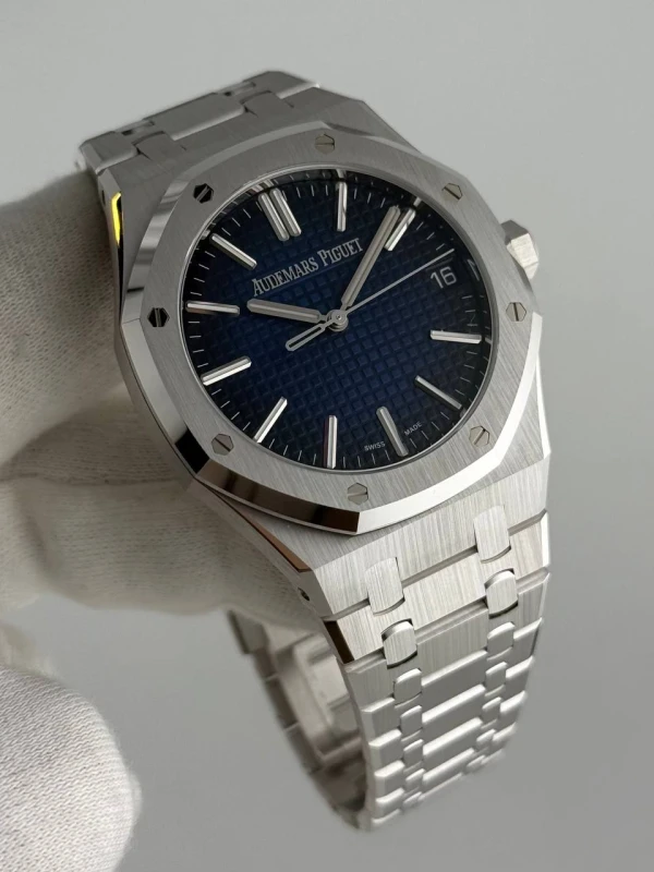 Audemars Piguet ROYAL OAK SELFWINDING 15510BC.OO.1320BC.04 3