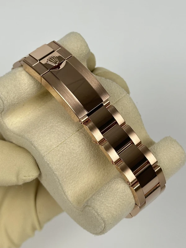 Rolex Cosmograph 40mm Everose Gold 126505-0002 4