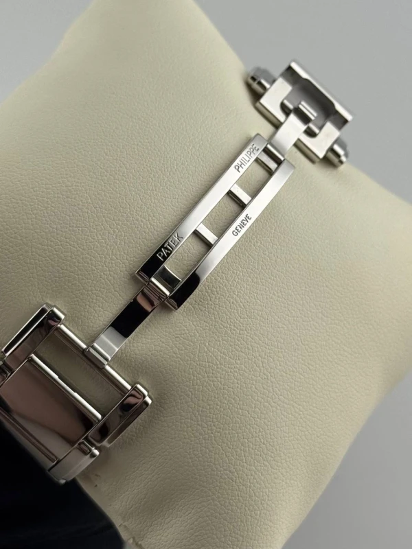 Patek Philippe 30мм 4910/10A-001 8