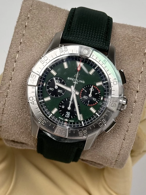 Breitling B01 CHRONOGRAPH 42 AB0146101L1X1 4