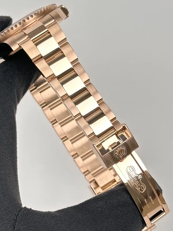 Rolex 40 mm, Everose gold 126715CHNR-0001 6