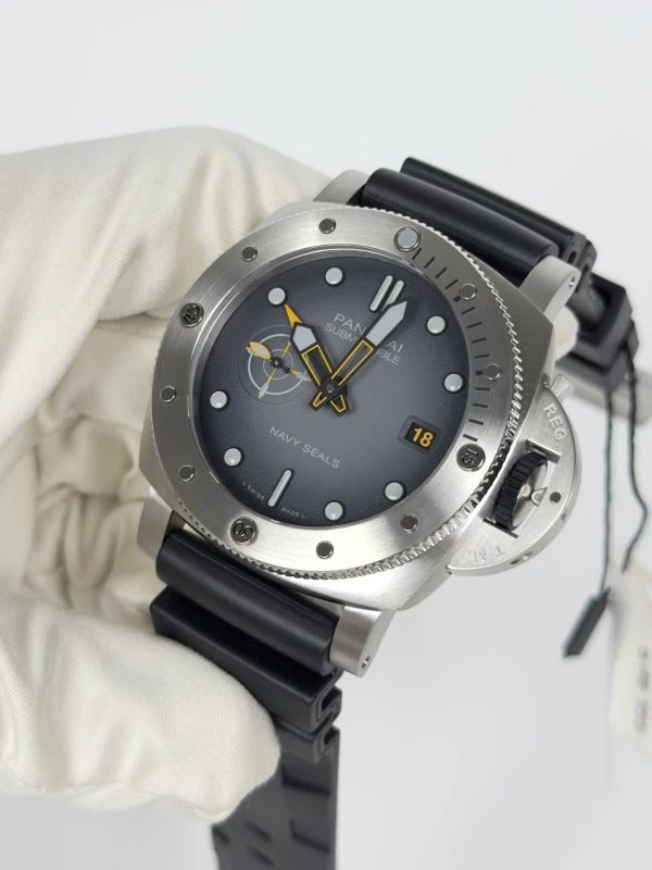 Panerai GMT Navy SEALs PAM01323 4