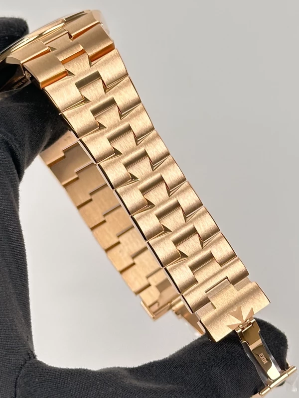 Vacheron Constantin SELF-WINDING 4520V/210R-B967 6