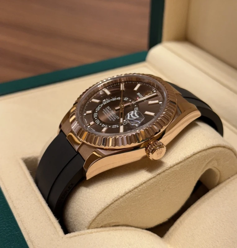 Rolex 42mm Everose Gold 326235-0005 3