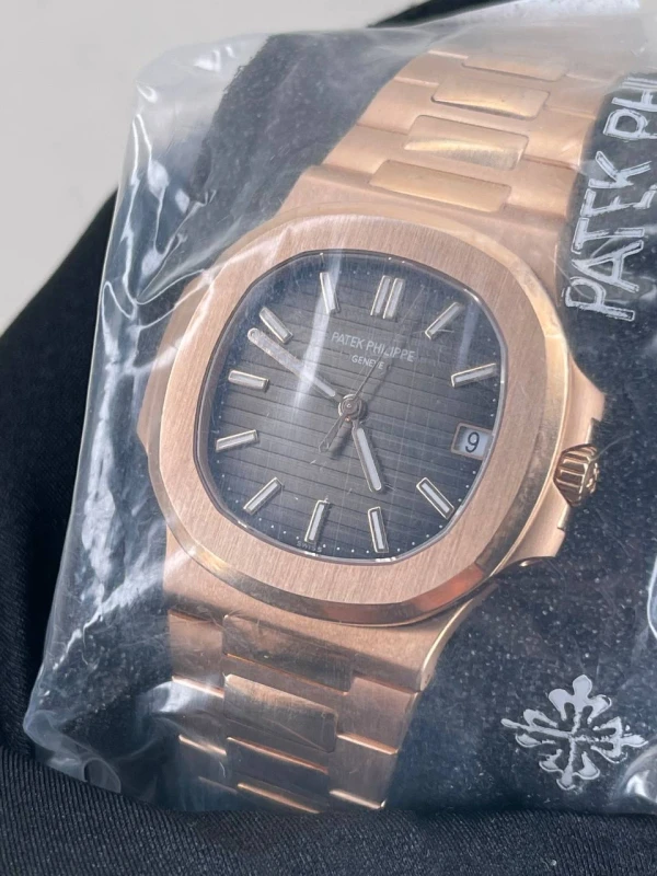 Patek Philippe 5711/1 5711/1R-001 2