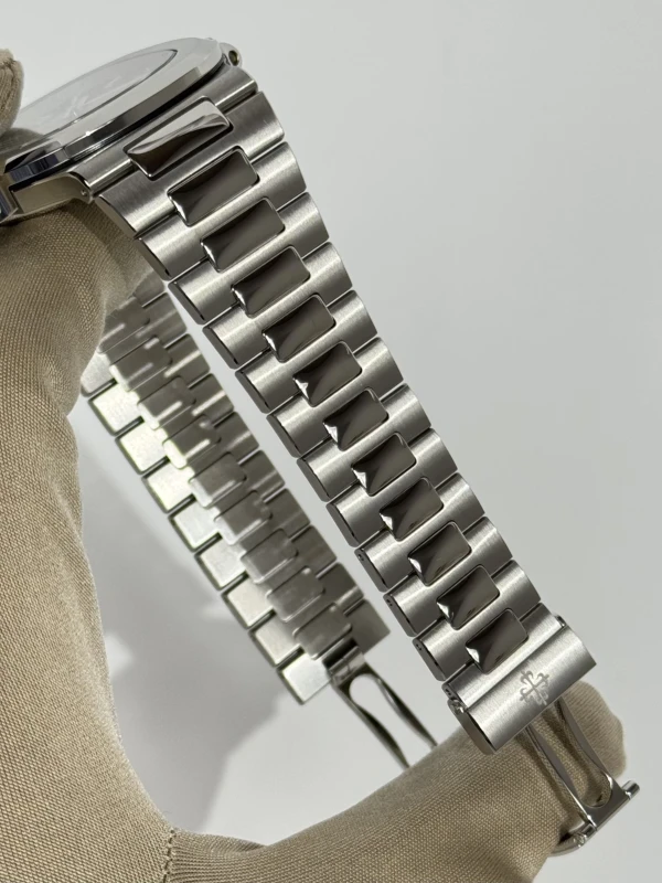 Patek Philippe 5711/1 5711/1A-014 3