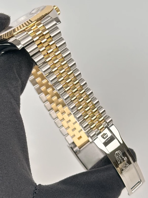 Rolex 41 mm, Oystersteel and yellow gold 126333-0012 6
