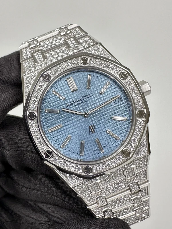Audemars Piguet Extra-Thin Royal Oak 'Jumbo' 15202BC.ZZ.1241BC.01 3