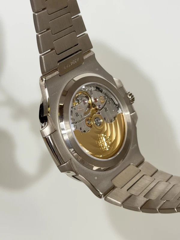 Patek Philippe NAUTILUS 5811/1G-001 7