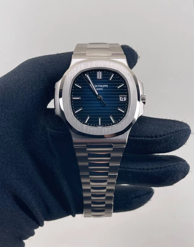 Patek Philippe NAUTILUS 5811/1G-001 4