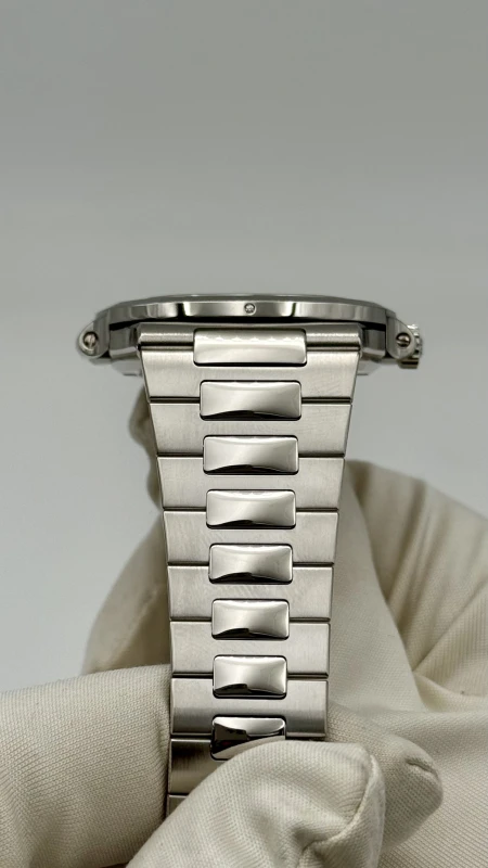 Patek Philippe Platinum Factory Ruby 5711/112P-001 7