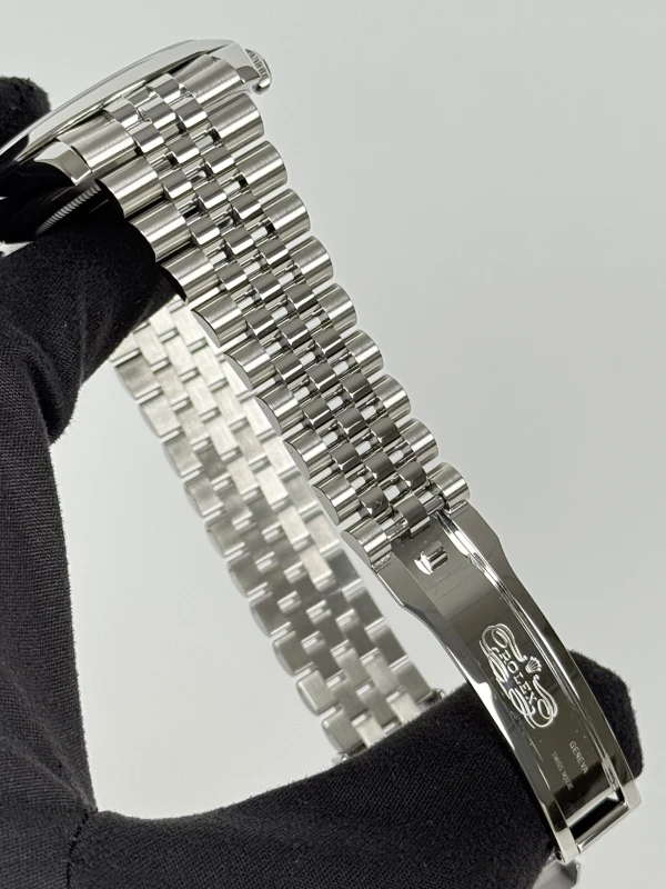 Rolex DATEJUST 41MM STEEL 126300-0014 6