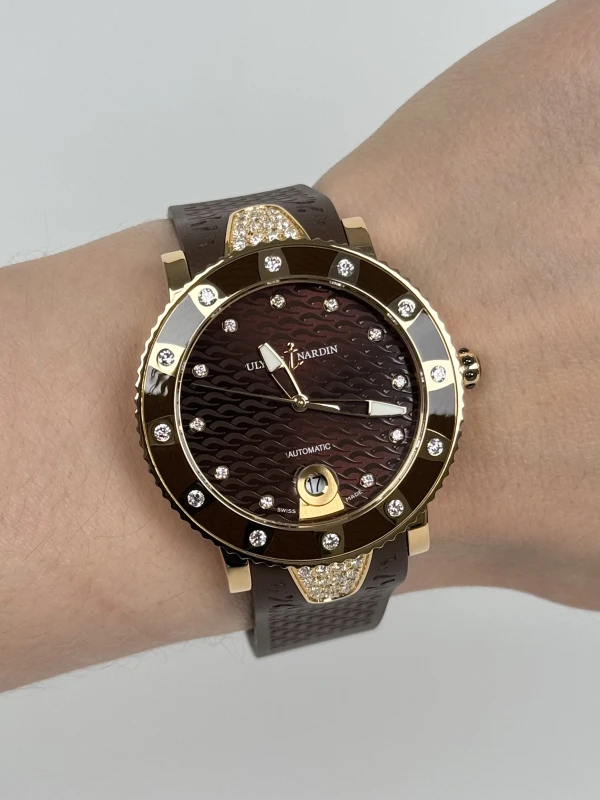 Ulysse Nardin Lady Diver 8106-101EC-3c/15 9