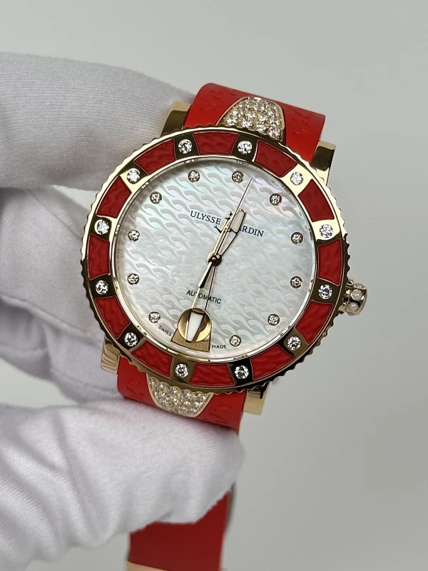 Ulysse Nardin Collection Lady Diver 8106-101E-3C/10.16 4